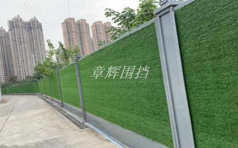 簡(jiǎn)易圍擋的顏色是否需要與周圍環(huán)境相協(xié)調(diào)？