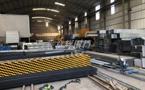 簡易圍擋的內部結構是否需要特殊設計？