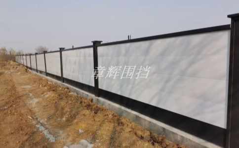 如何通過簡易圍擋來避免家禽出現(xiàn)感染性疾病？（家禽養(yǎng)殖中簡易圍擋的衛(wèi)生隔離方法）